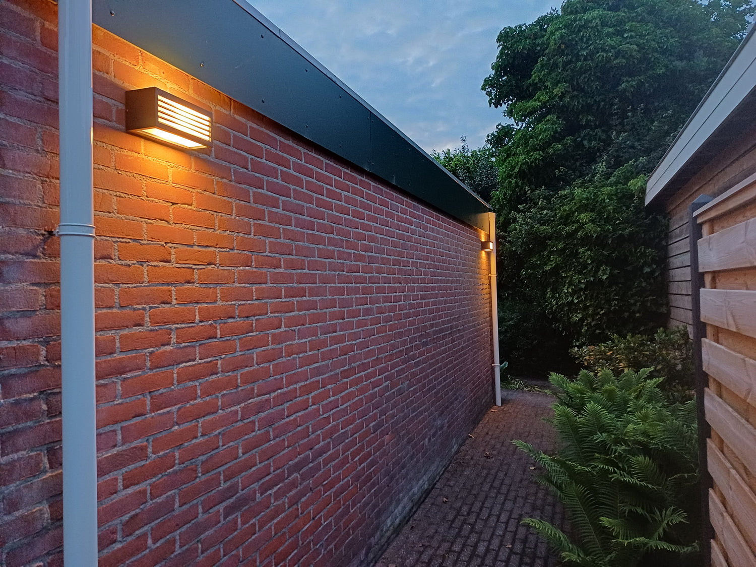 Buitenlamp zwart metaal E27 'Verona' 25cm vierkant