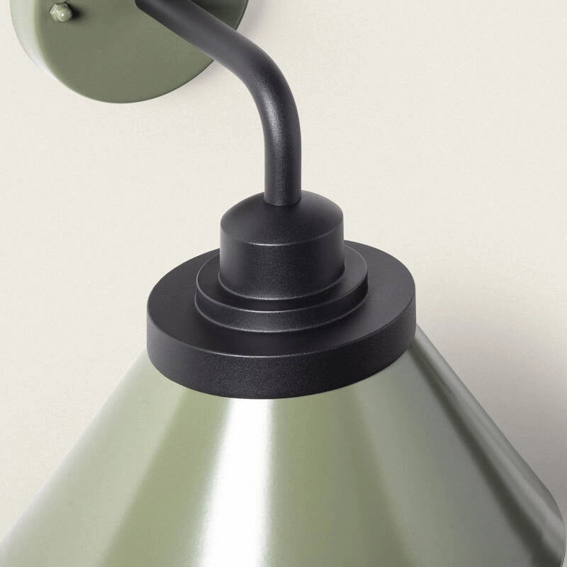 Buitenlamp groen e27 fitting zwart metaal IP44