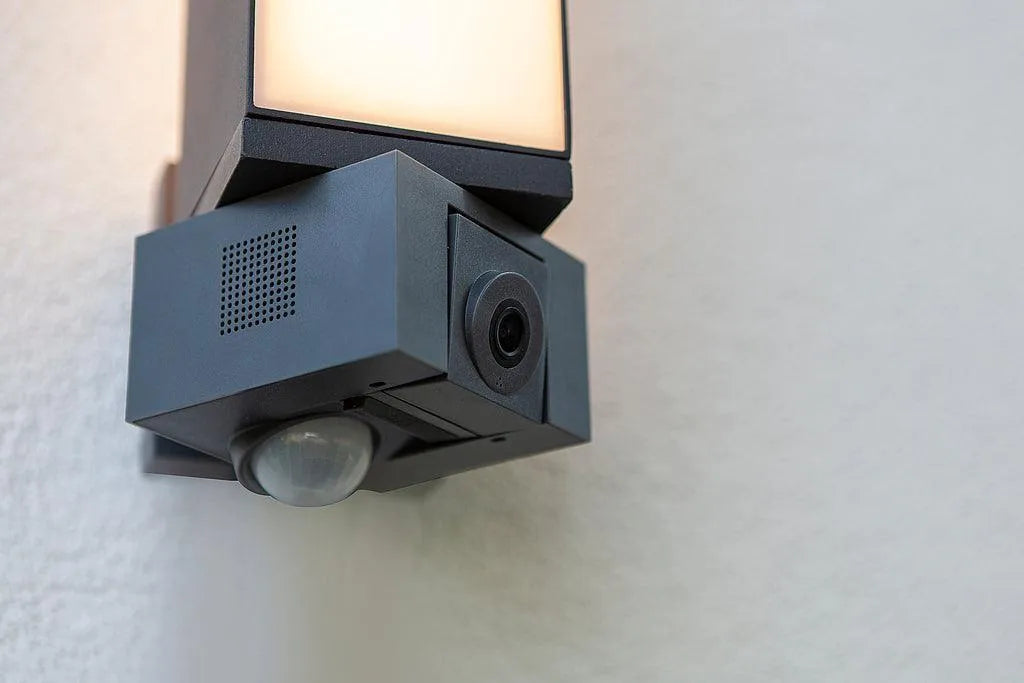 Buitenlamp met camera zwart verstelbaar voordeur led lamp