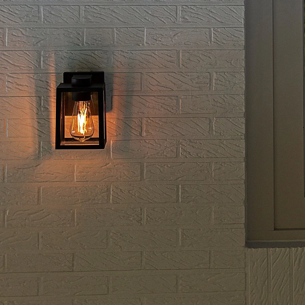 Buitenlamp zwart glas 'Shiva' voordeur verlichting vierkant 12 cm - FOIR