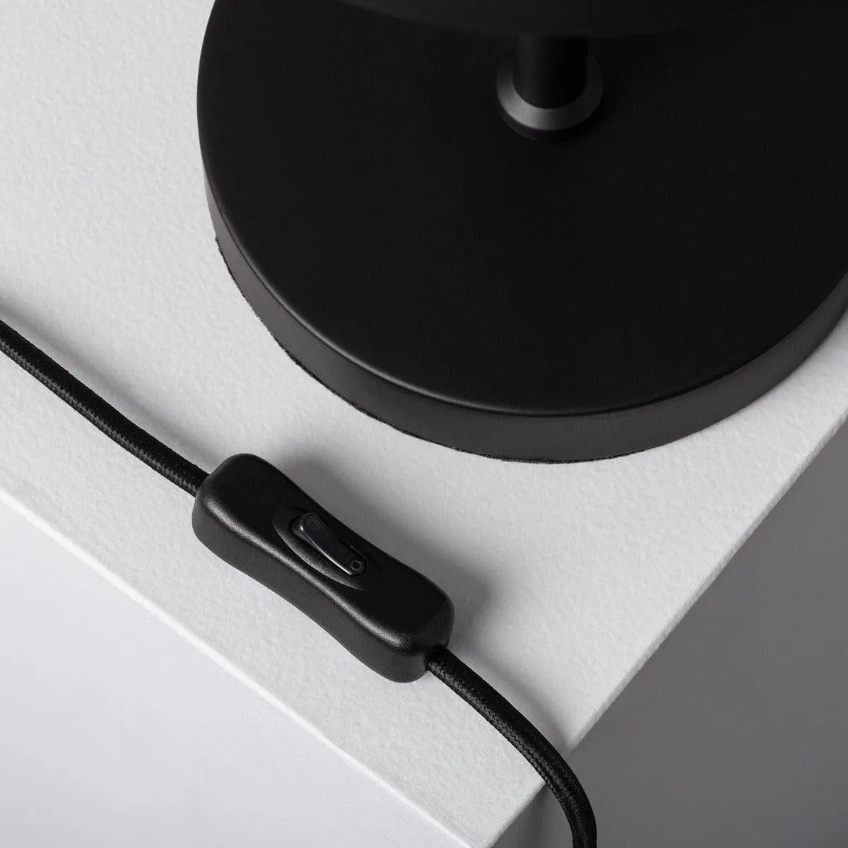 Tafellamp zwart e27 fitting metaal led lamp