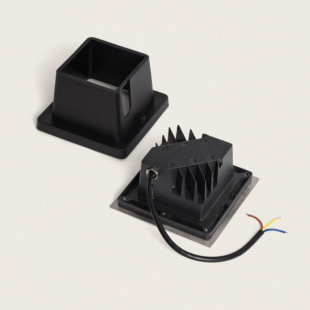 Grondspot vierkant zilver 6W Topia led warm wit inbouwdiameter 11.6 cm 230V