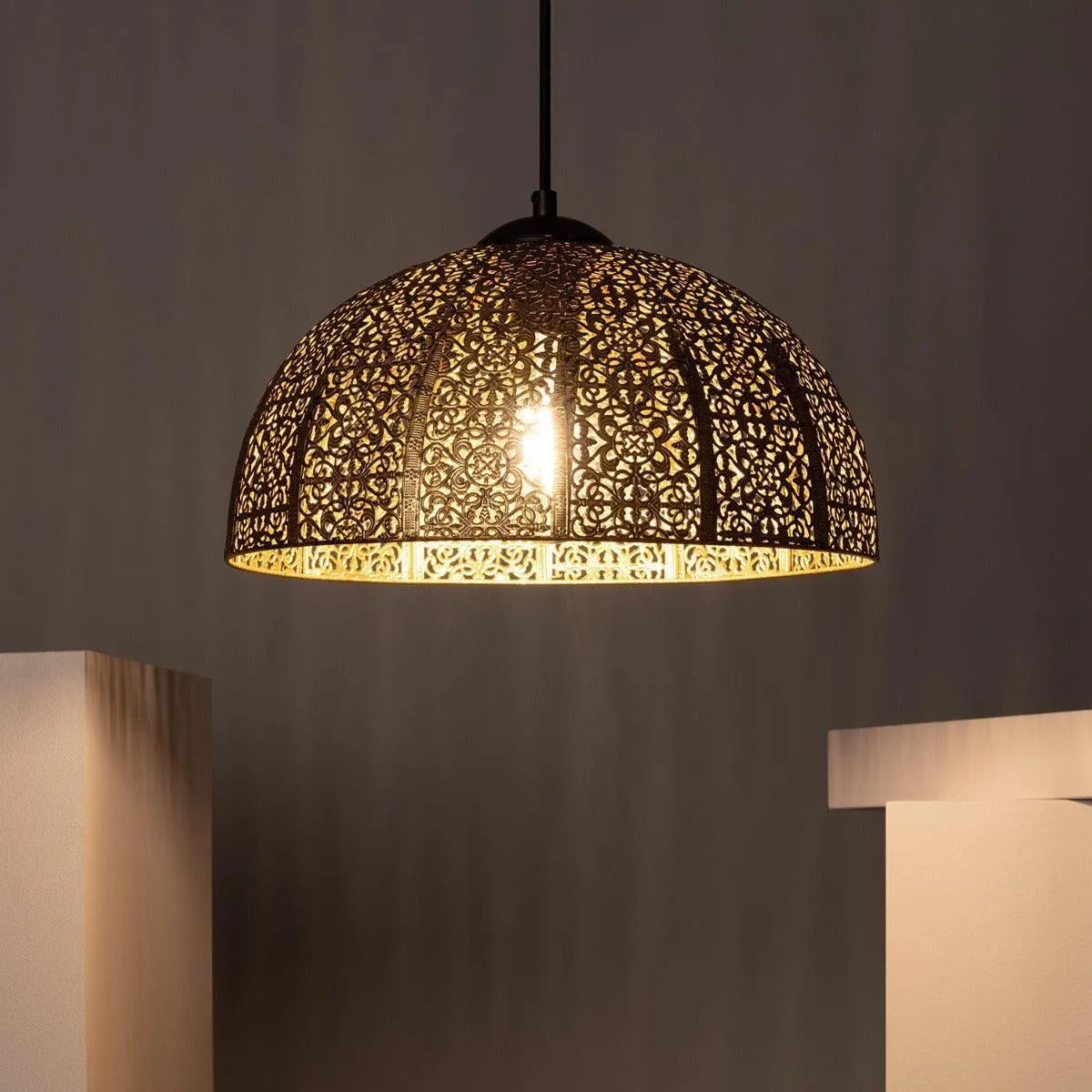 hanglamp gouden kap open filigrain oosters ontwerp