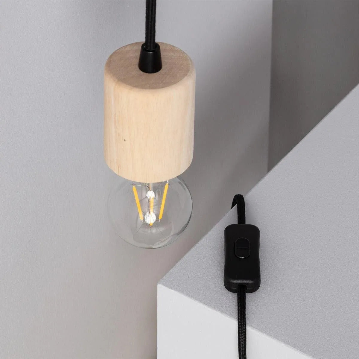 wandlamp met schakelaar voor in de slaapkamer met stekker