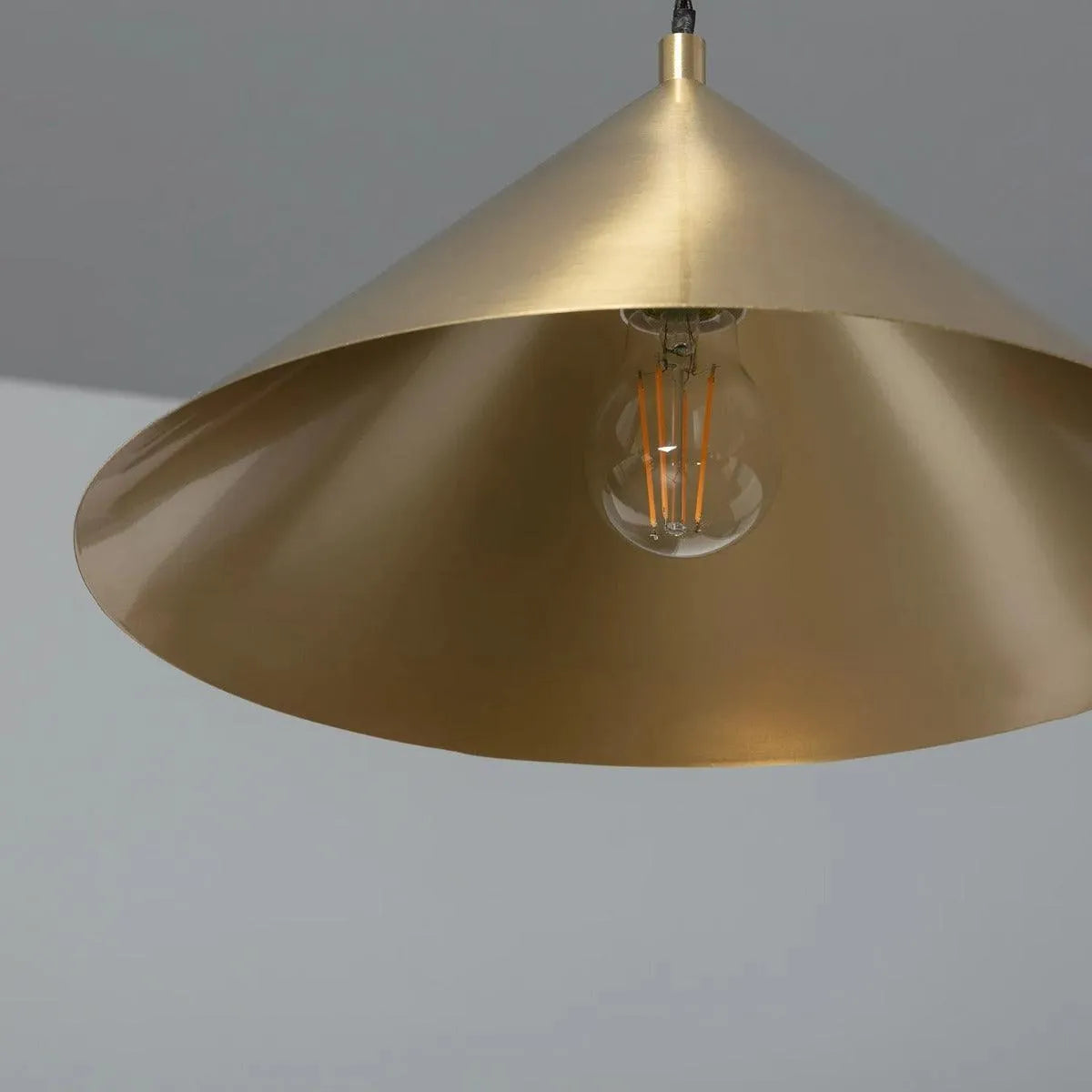 Hanglamp goud met E27 fitting en zwarte gedraaide kabel 'Arpin' 35 cm - FOIR