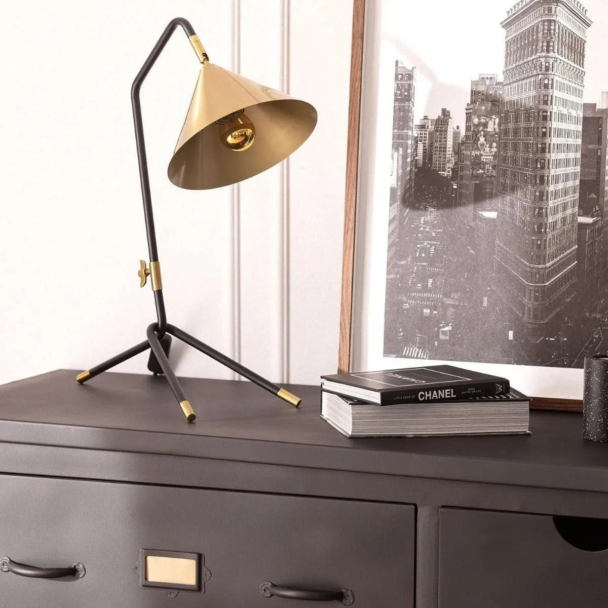 Tafellamp messing en zwart met 3 poten schakelaar verstelbare kap