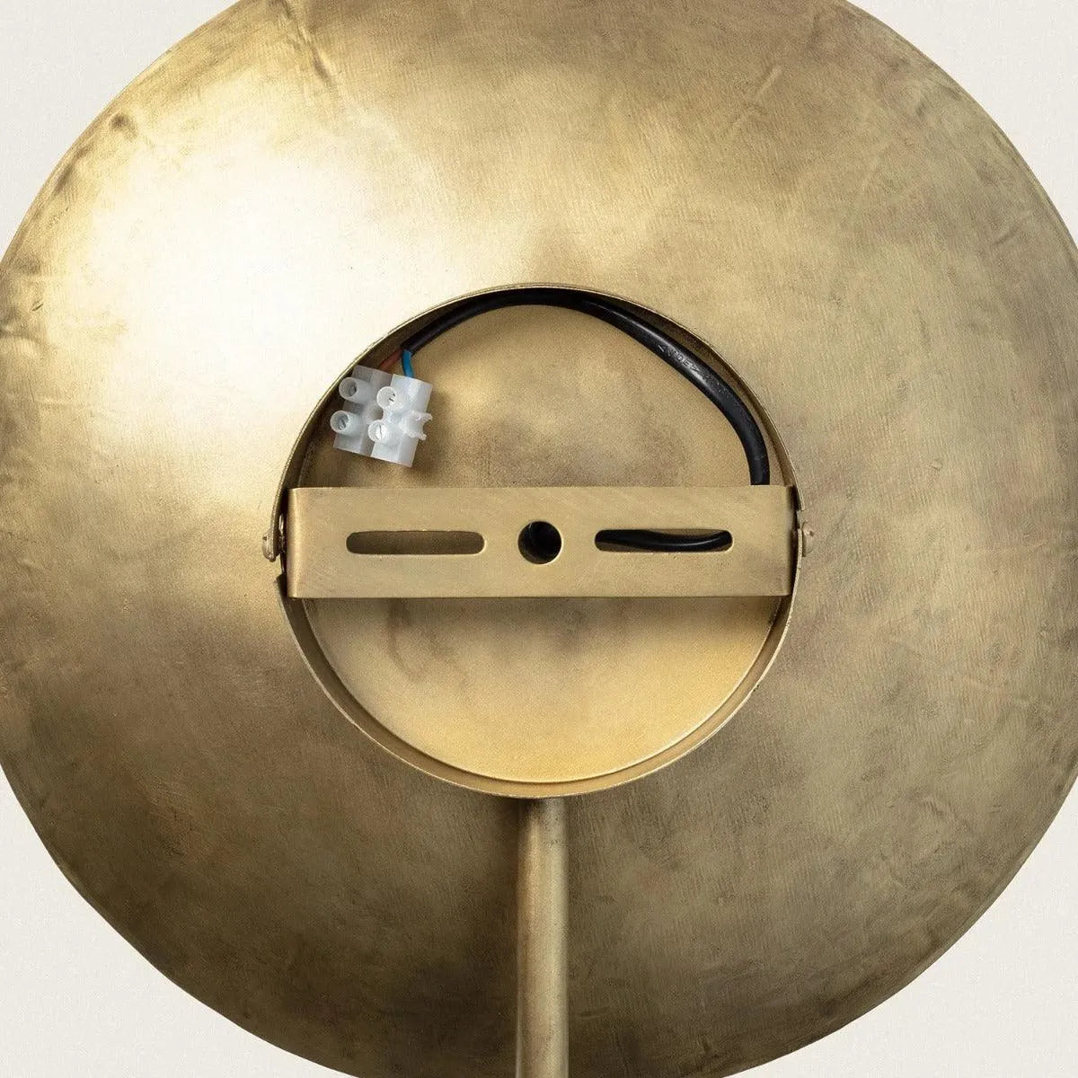 Wandlamp goud met E27 fitting 'Raina' - FOIR