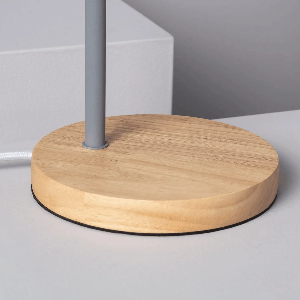 Kleine tafellamp hout met verstelbare kap schakelaar & E27 fitting - FOIR