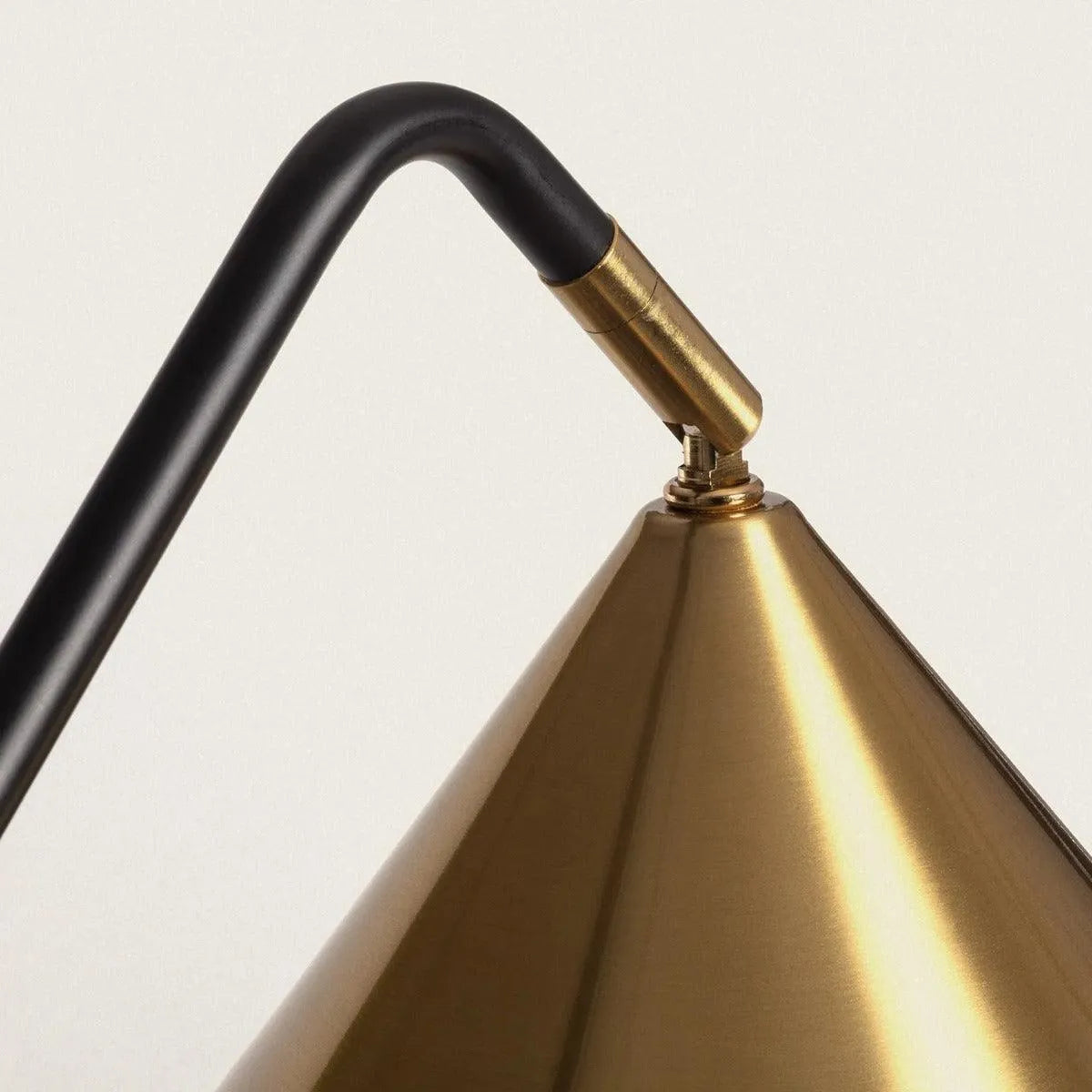 Retro tafellampje zwart met messing en E27 fitting 'Emanuel' - FOIR