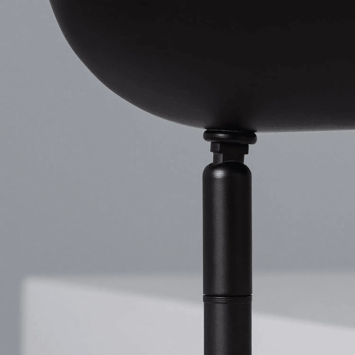 Kleine tafellamp hout met verstelbare kap schakelaar & E27 fitting - FOIR