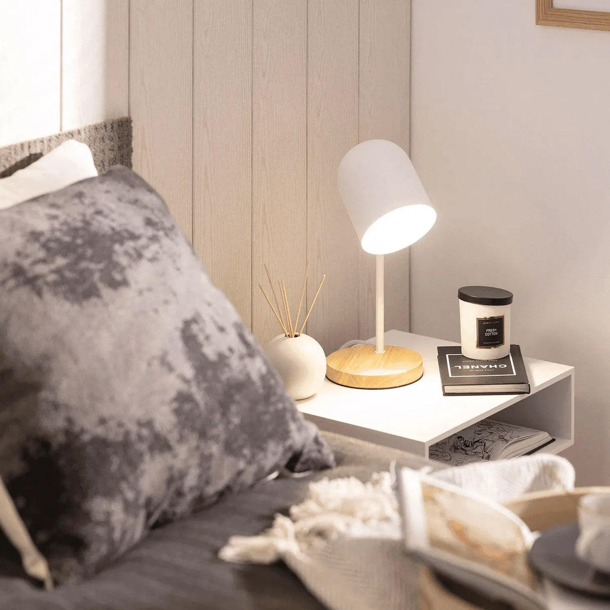 Kleine tafellamp hout met verstelbare kap schakelaar & E27 fitting - FOIR