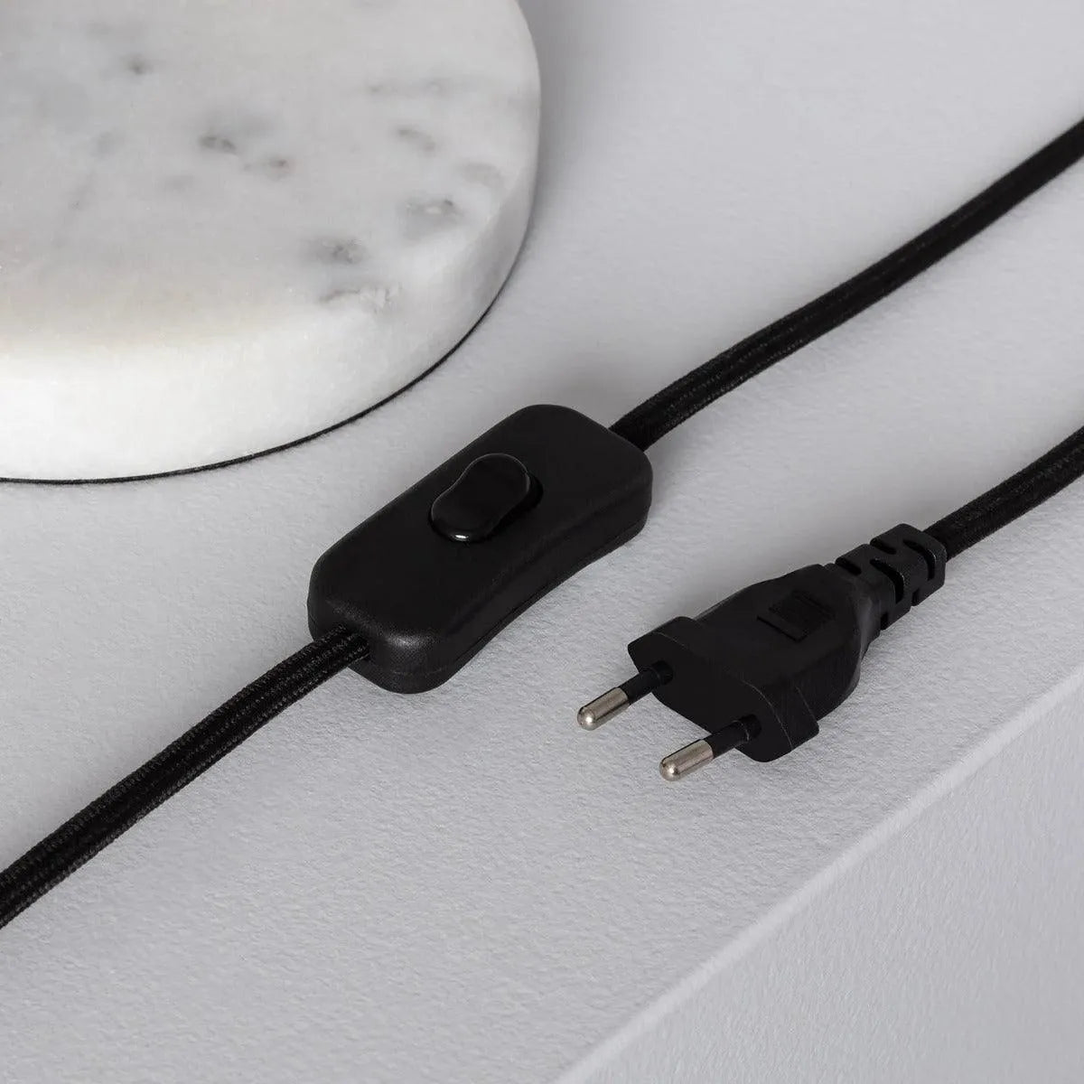 Gouden tafellamp met marmeren voet & E27 fitting 'Marie' - FOIR