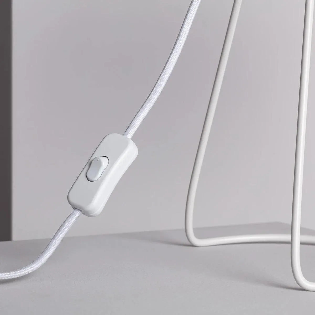 Tafellamp wit met hout minimalistisch schakelaar & stekker E27 'Pio' - FOIR