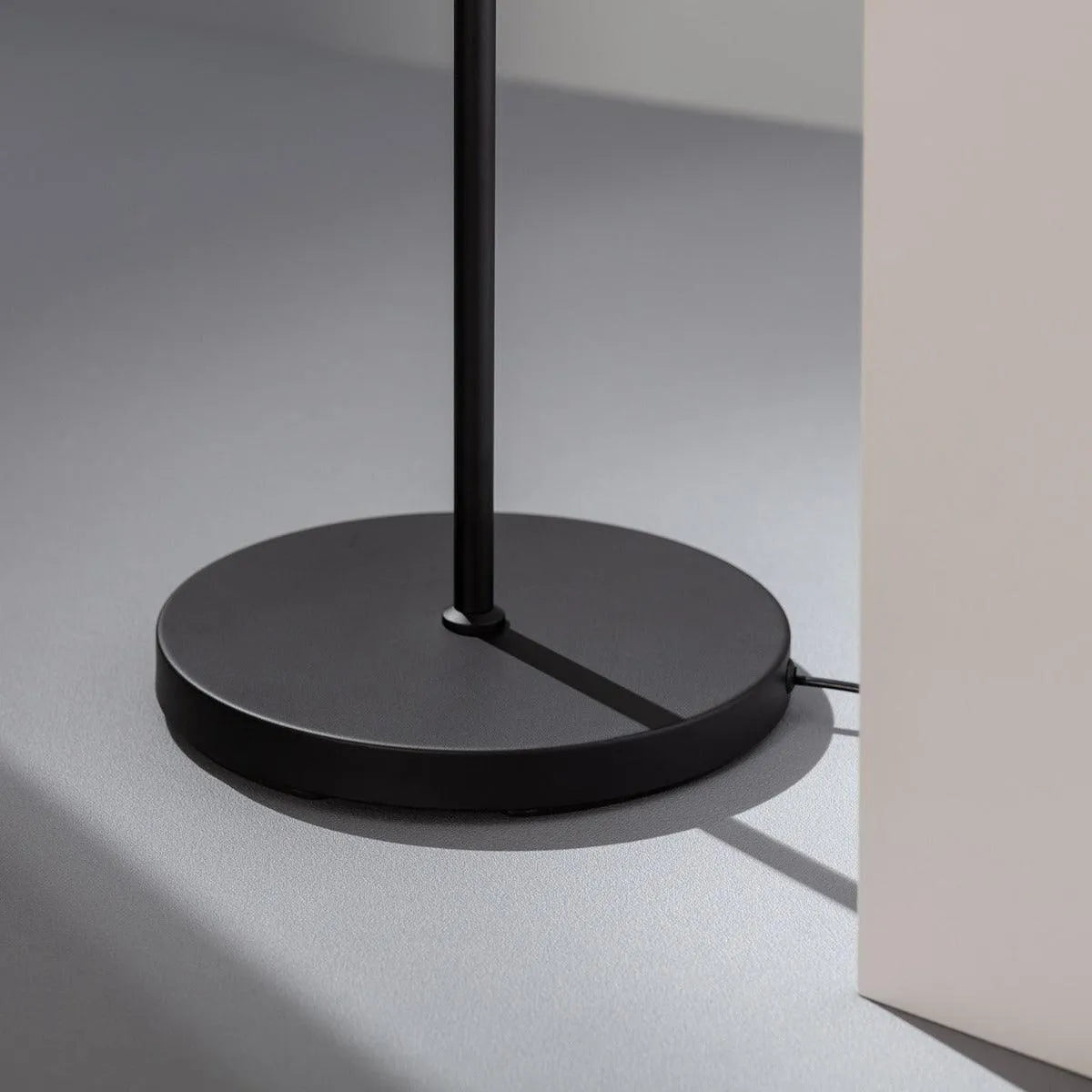 Vloerlamp zwart 'Mona' hout e27 fitting modern 164cm - FOIR