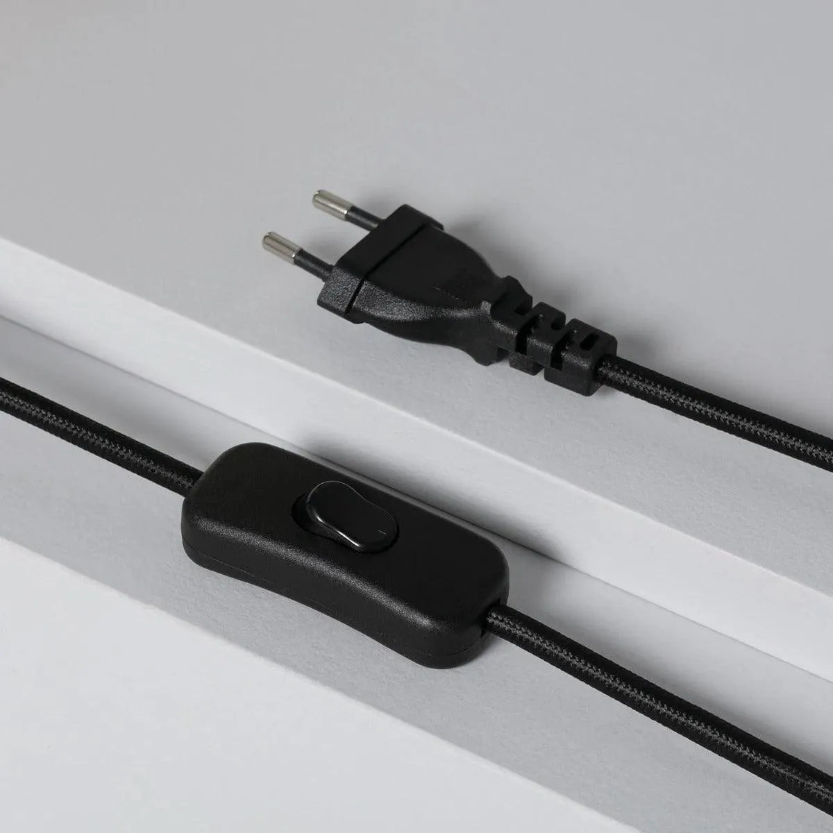 Tafellamp goud met opaalglazen kap E14 fitting stekker & schakelaar 'Elissa' - FOIR