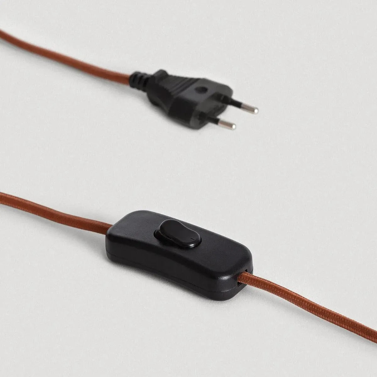 Tafellamp houten voet en witte stoffen kap 'Rio' - FOIR