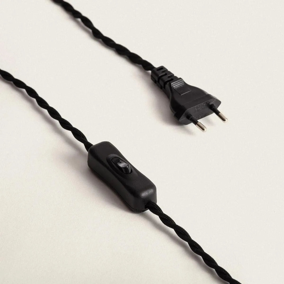 Tafellampje zwart met verstelbare rotan kap en E14 fitting 'Avare' 47cm - FOIR