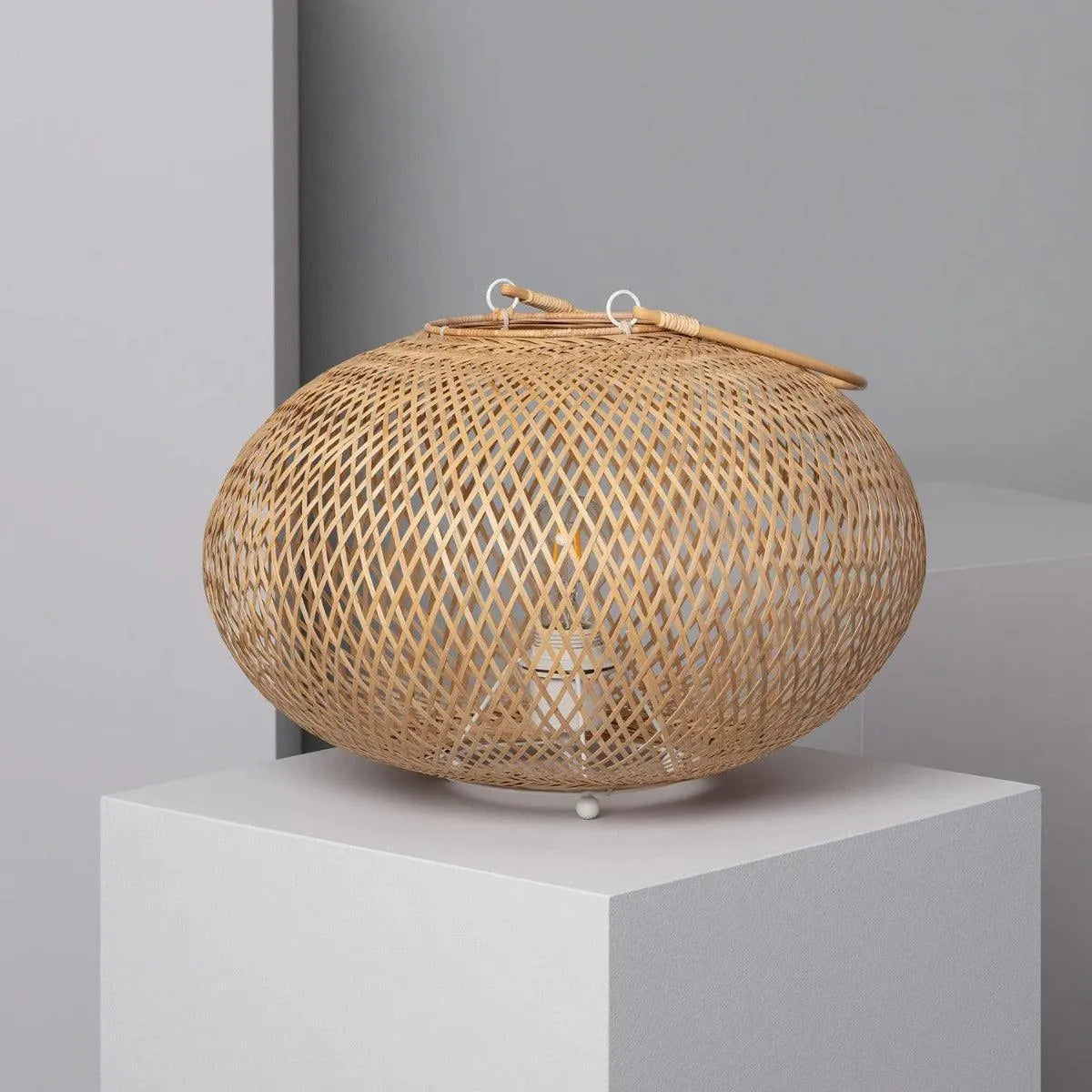 Tafellamp gevlochten bamboe met e27 fitting schakelaar rond