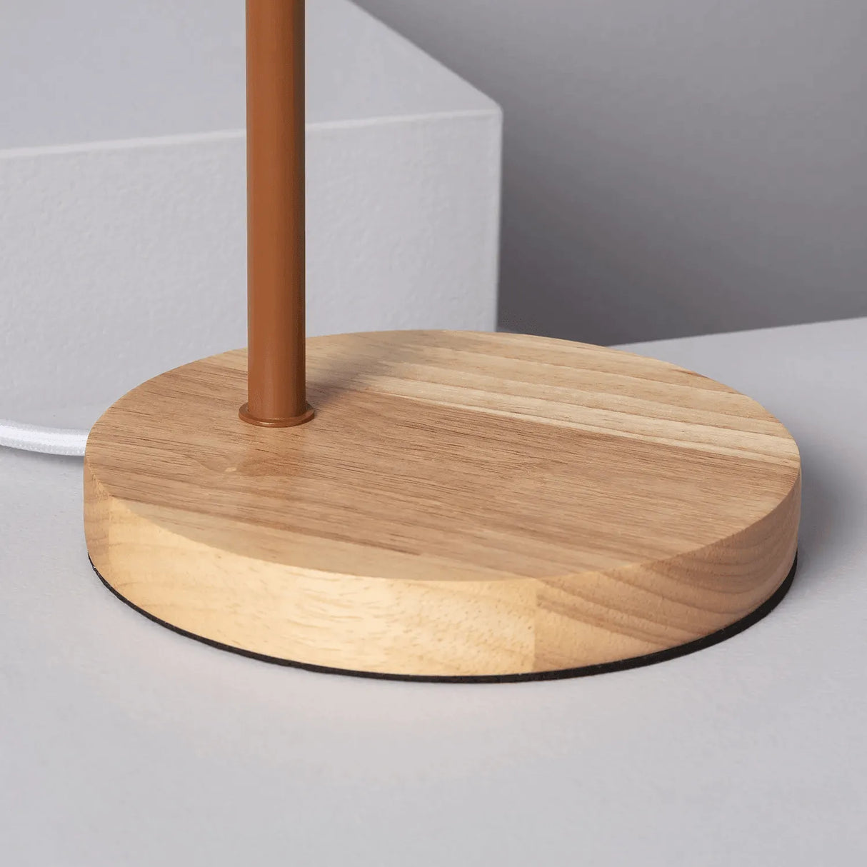 Kleine tafellamp hout met verstelbare kap schakelaar & E27 fitting - FOIR