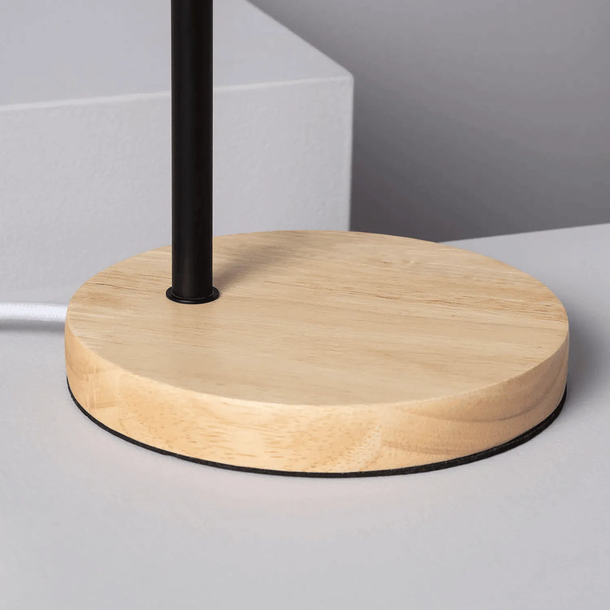 Kleine tafellamp hout met verstelbare kap schakelaar & E27 fitting - FOIR