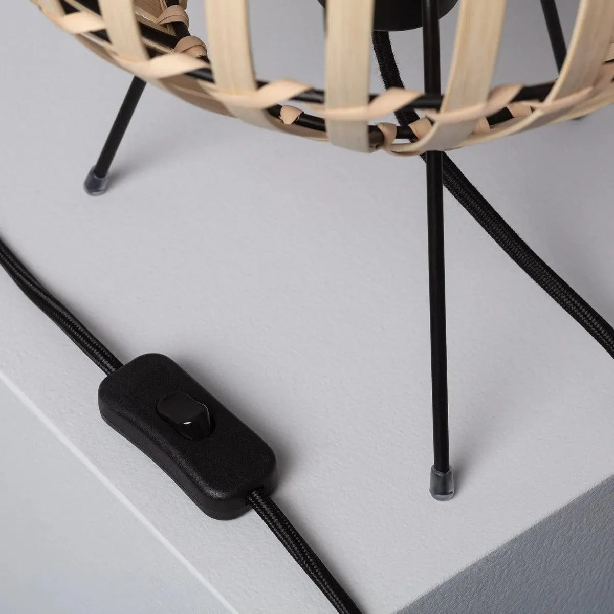 Bamboe tafellamp met E27 fitting stekker en schakelaar 'Arend' - FOIR