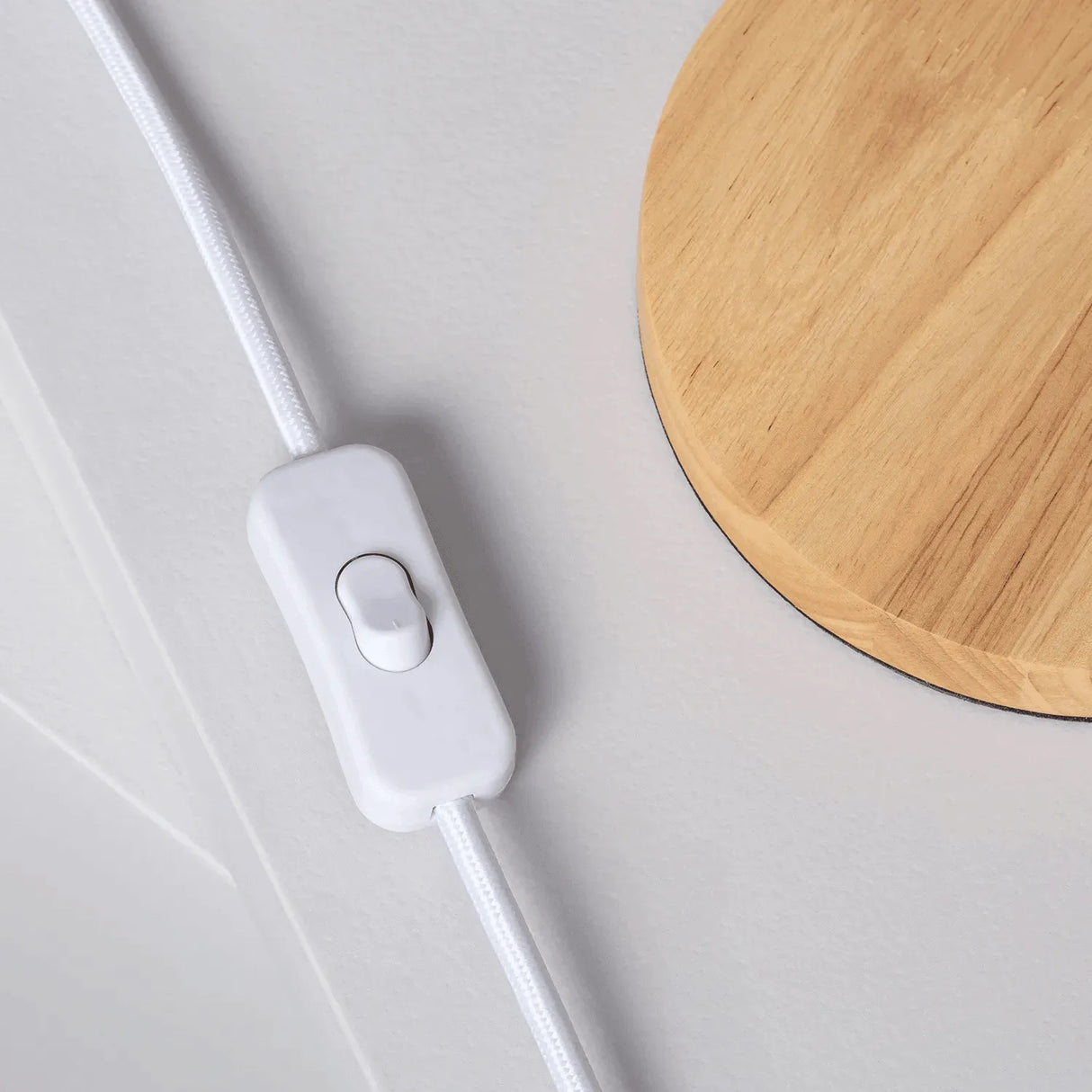 Kleine tafellamp hout met verstelbare kap schakelaar & E27 fitting - FOIR