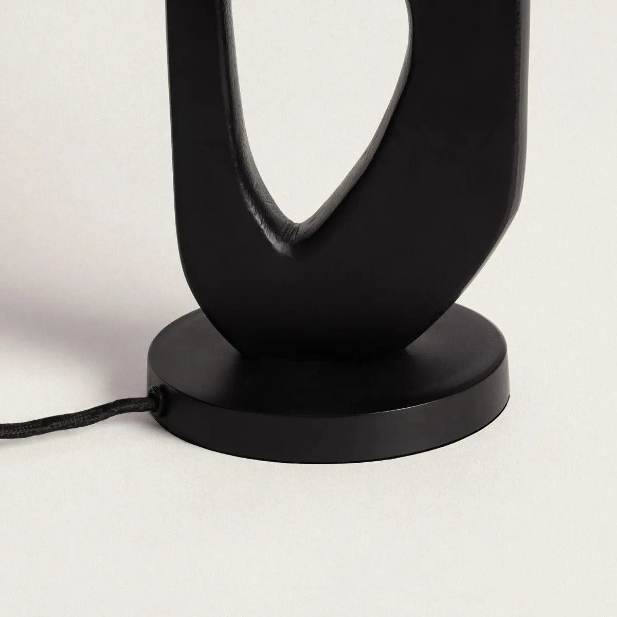 Tafellamp met zwarte houten voet & stoffen kap 'Mico' - FOIR