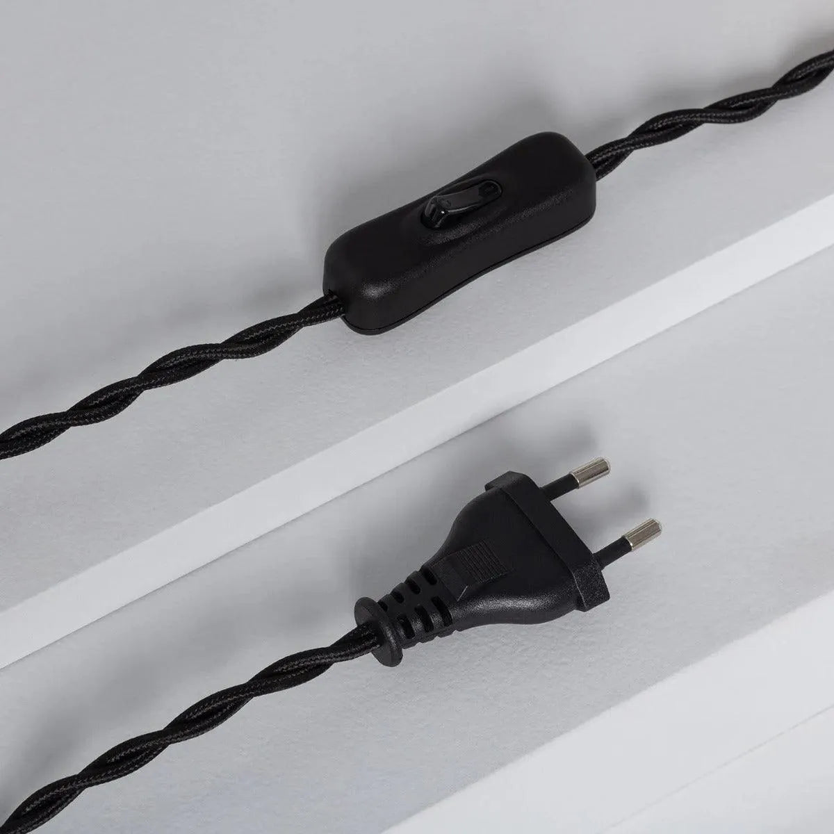 Rotan tafellampje met E14 fitting open kap en schakelaar 'Alice' - FOIR