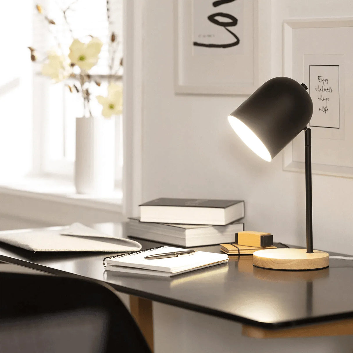 Kleine tafellamp hout met verstelbare kap schakelaar & E27 fitting - FOIR