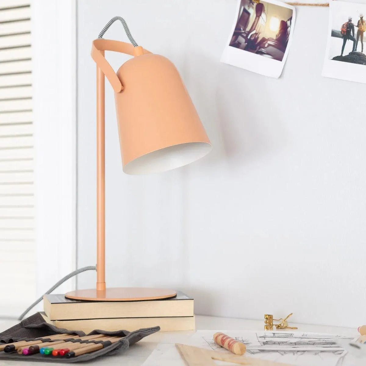 Bureaulamp met E14 fitting stekker en schakelaar - wit of rood 'Suzanne' - FOIR