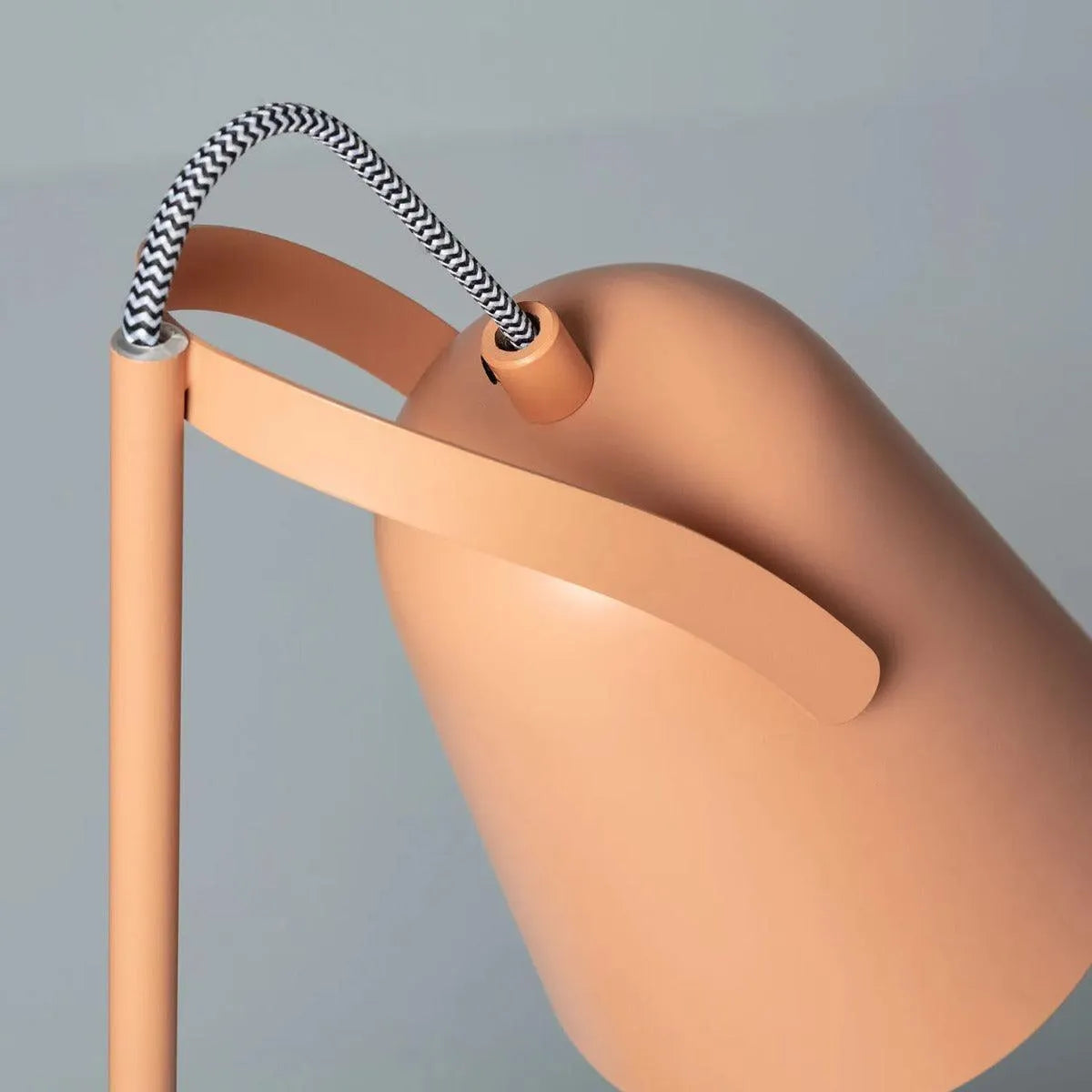 Bureaulamp met E14 fitting stekker en schakelaar - wit of rood 'Suzanne' - FOIR