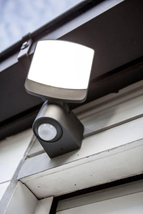 beveiligingslamp met bewegingsensor helder witte led lichtbron lutec sunshine 6939412049120 7625701345 kunststof