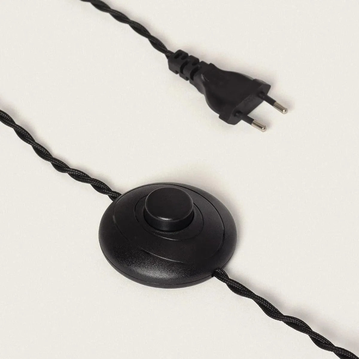 Staande vloerlamp zwart metaal & bruine rotan kap E27 fitting vloerschakelaar 'Holly' 139 cm - FOIR