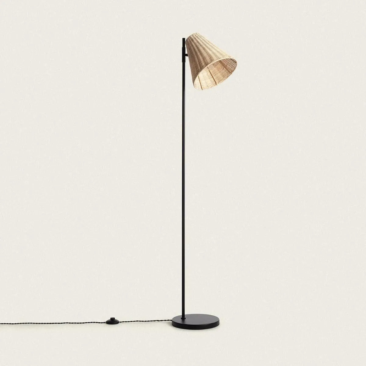 Rotan vloerlamp met e27 fitting schakelaar verstelbaar design