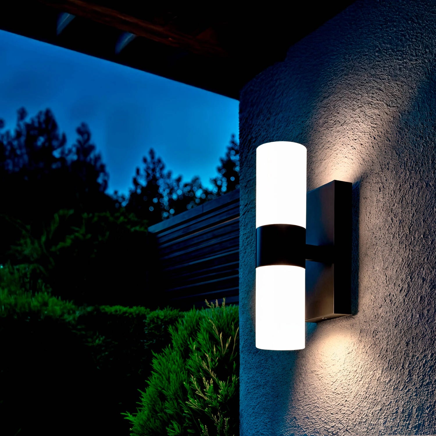 Badkamerlamp zwart naast spiegel 6W helder wit 4000K