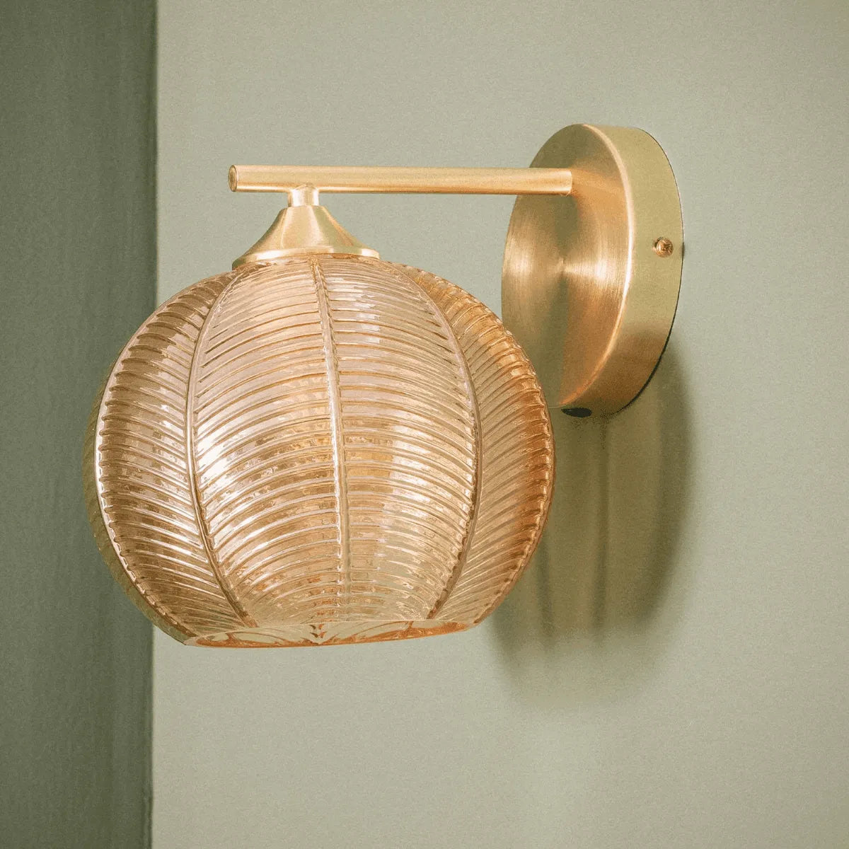 Wandlamp goud glas slaapkamer 'Xera' e14 fitting stekker schakelaar - FOIR