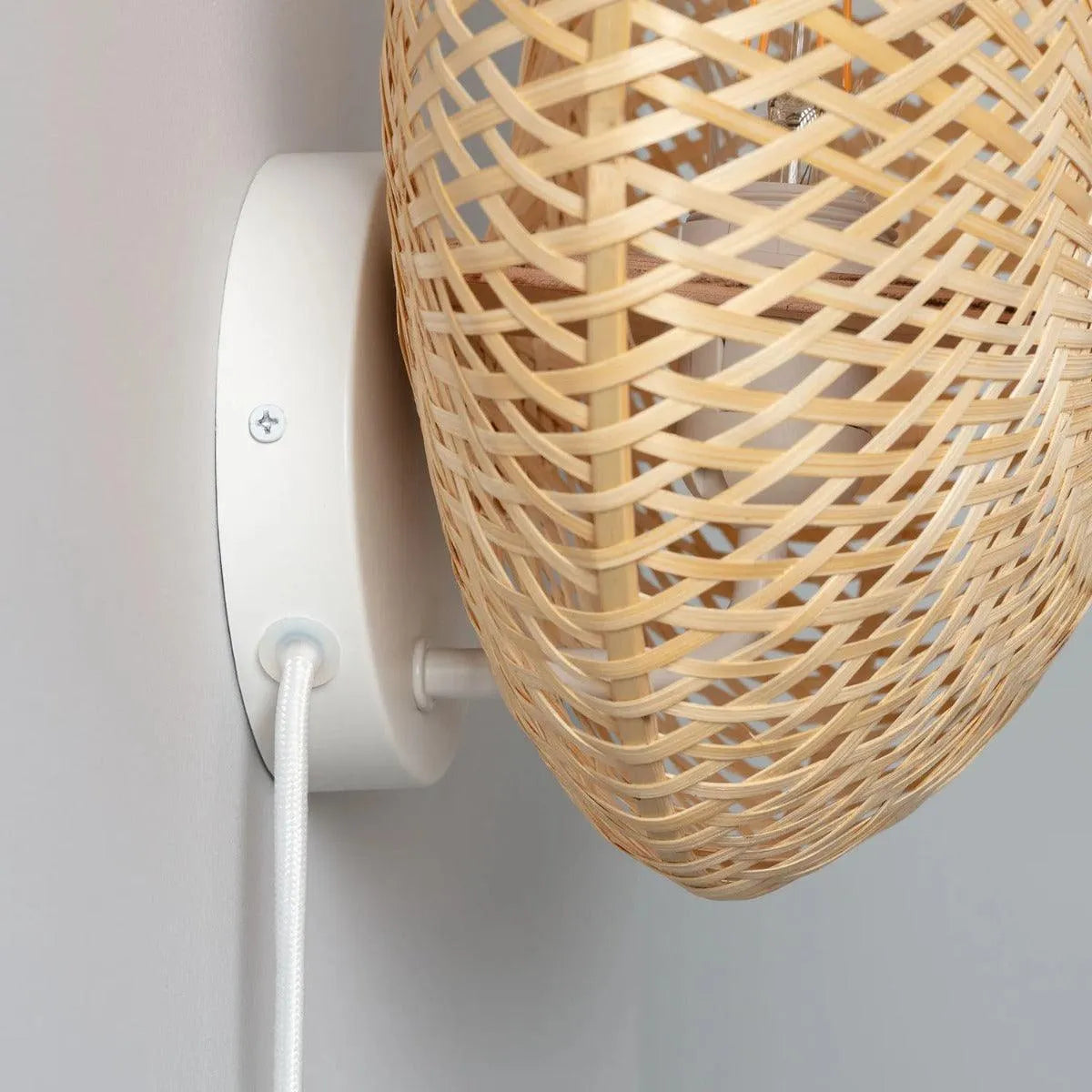 Wandlamp rotan gevlochten met stekker en schakelaar led lamp