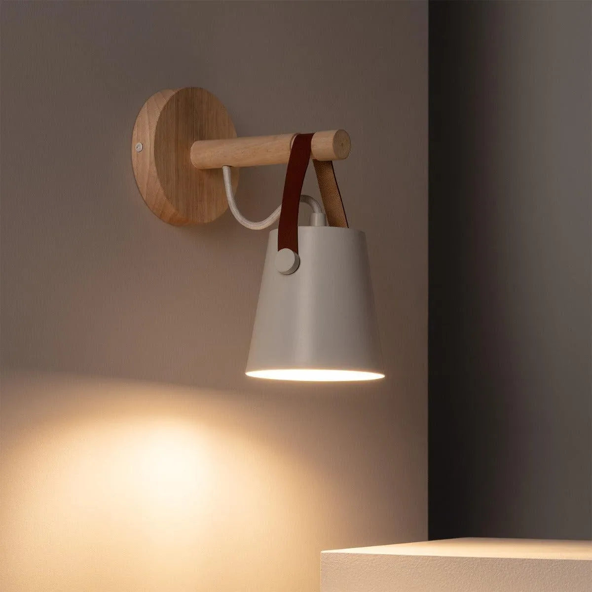 Wandlamp hout metaal E14 fitting slaapkamer modern