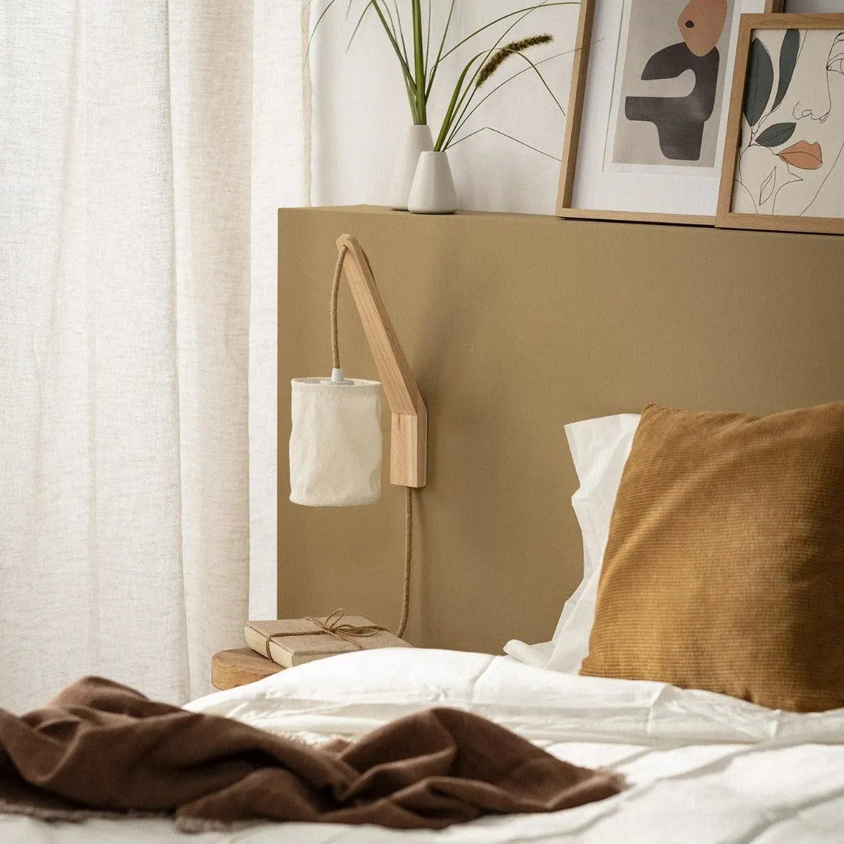 Wandlamp modern stoffen kap 'Kazu' hout textiel E27 fitting stof modern - FOIR