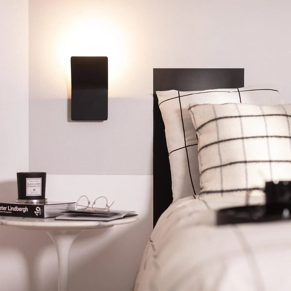 Wandlamp zwart metaal design lamp