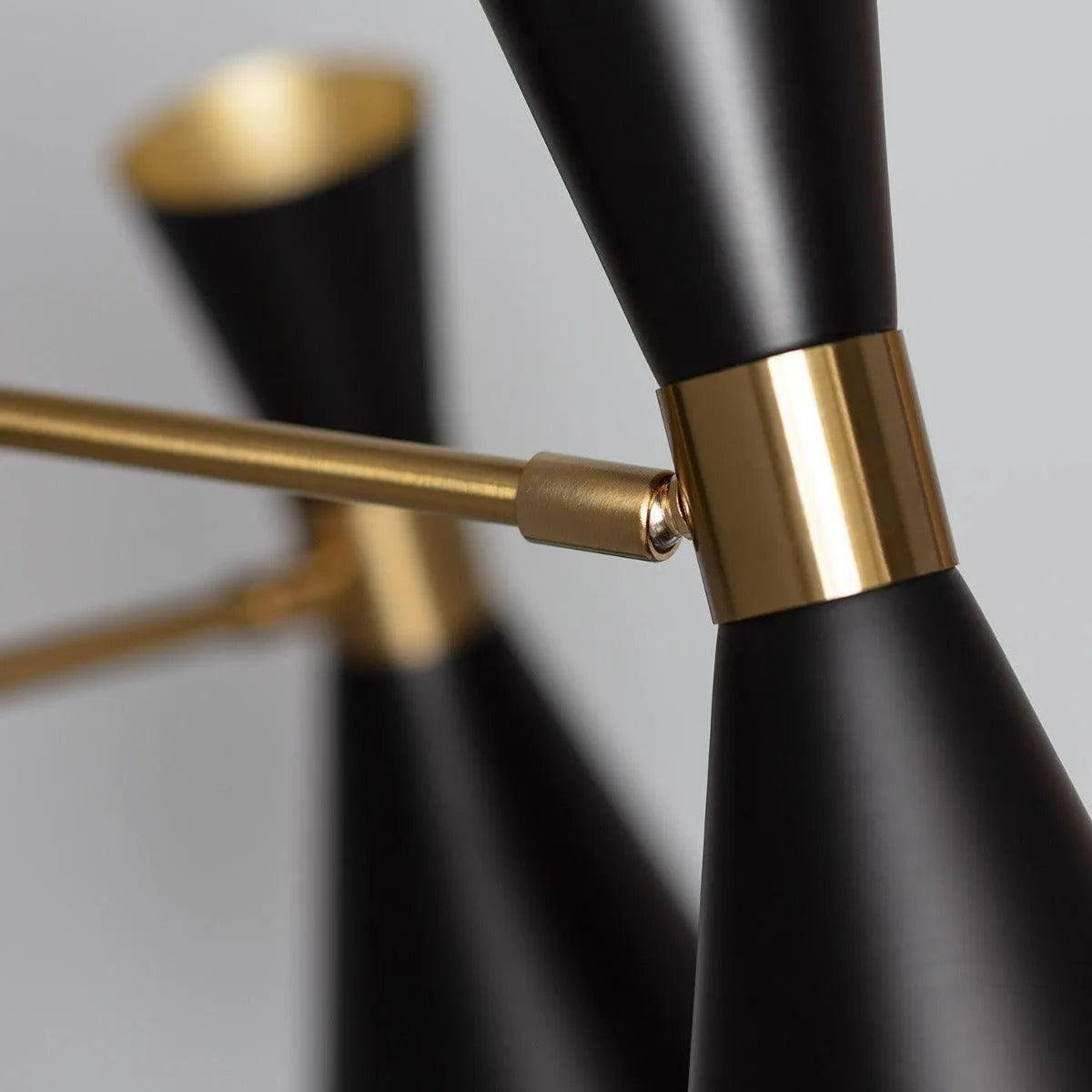 Wandlamp messing dubbele kap verstelbaar