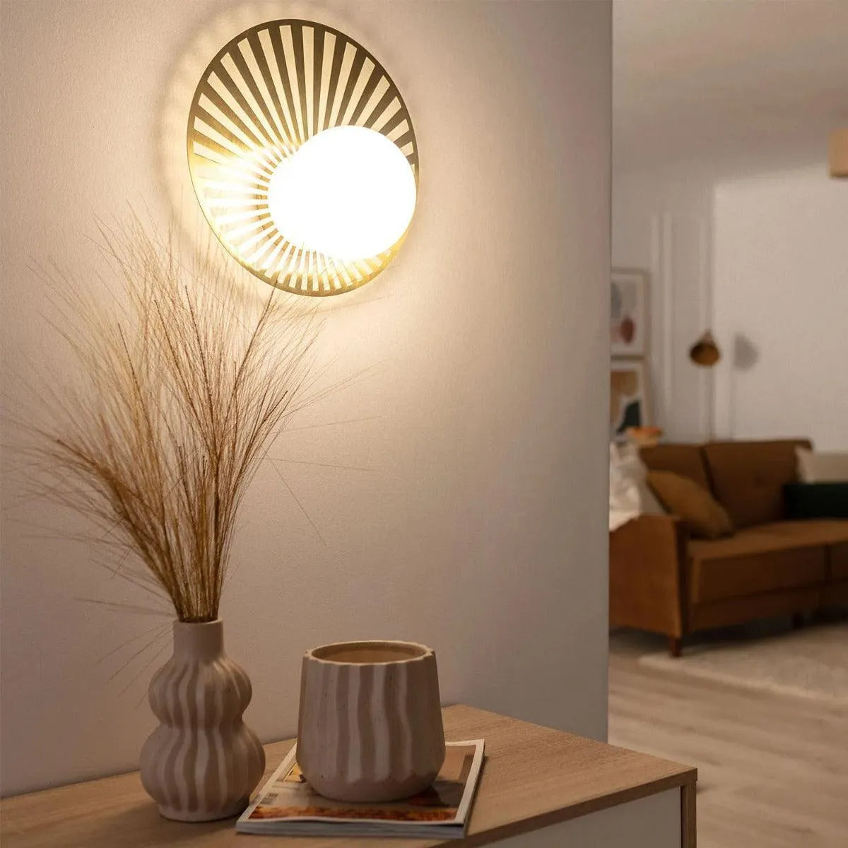 Art deco wandlamp goud en opaalglas met G9 fitting 'Mazuret' - FOIR