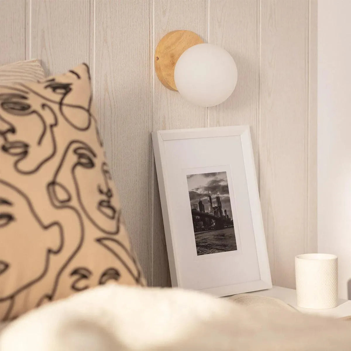 Minimalistische wandlamp hout met opaalglas G9 fitting 'Eline' - FOIR