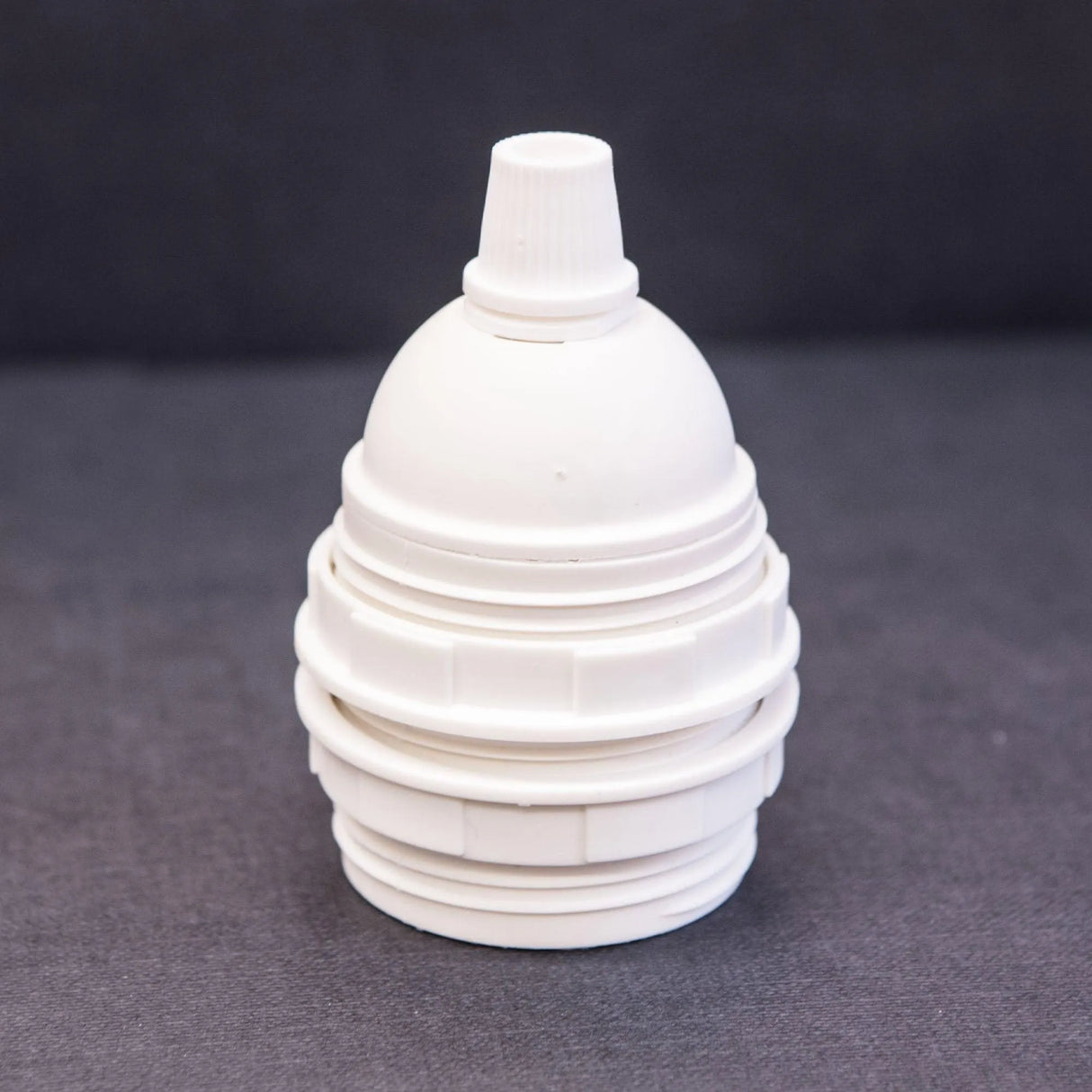 Witte E27 fitting met schroefdraad lampenkap ringen