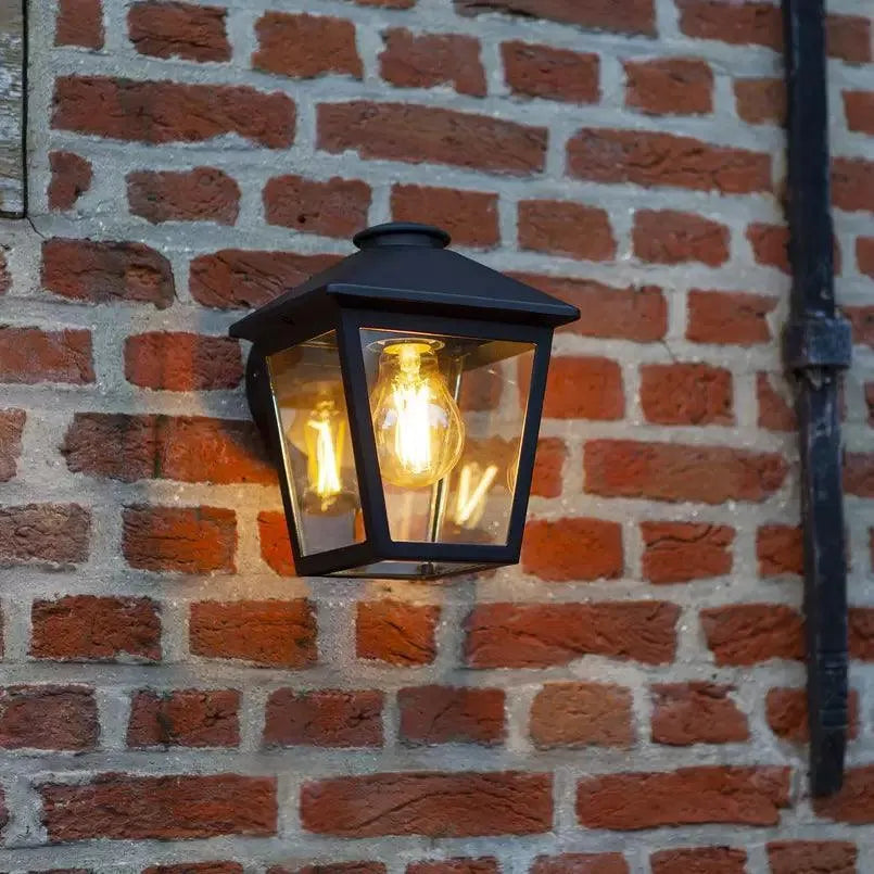 Zago wandlamp lutec met E27 fitting industrieel zwart met glas