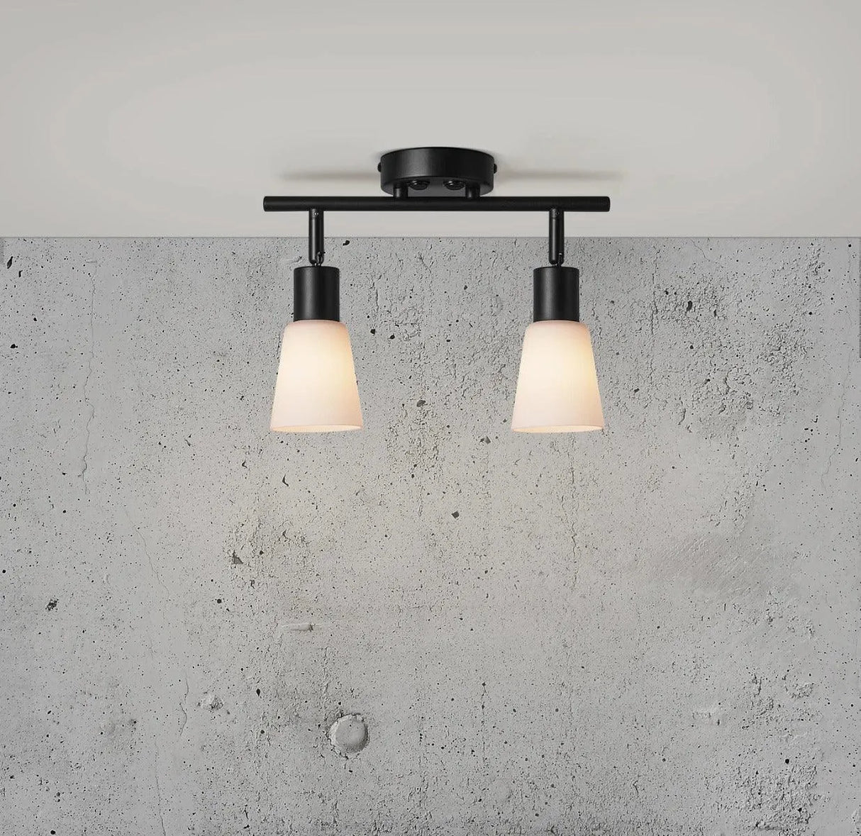 Wandlamp zwart wit met glazen kappen en 2 schakelaars "Nordlux Cole" - FOIR