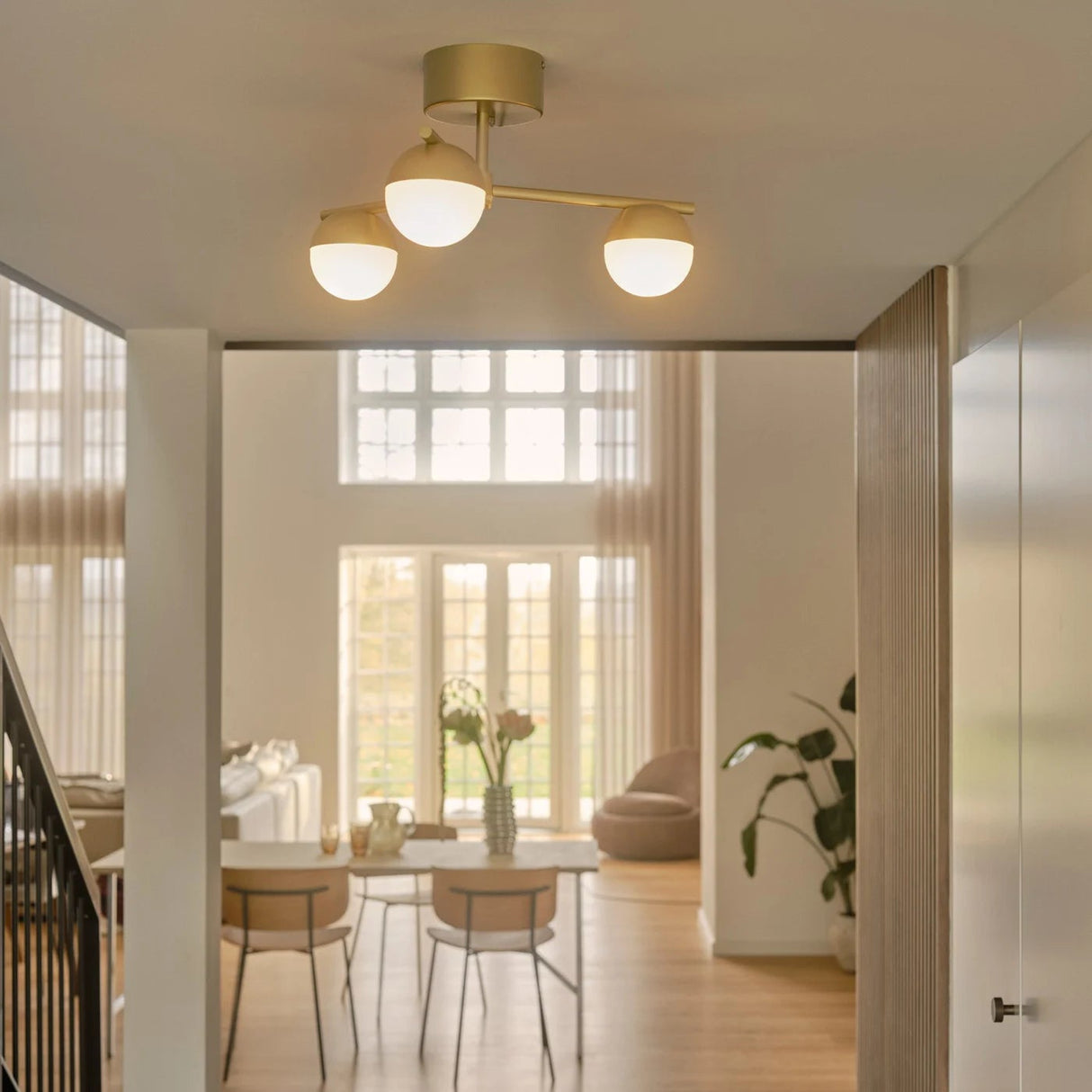 Plafondlamp goud 3 Bollen Opaal glas Contina