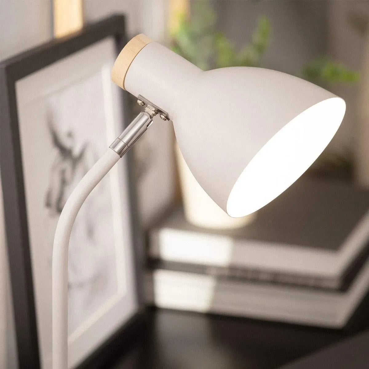 Bureaulamp wit met hout schakelaar en E14 fitting 'Wilco' - FOIR