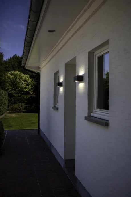 Donkergrijze LED (3000k, warm wit) gevelverlichting Lutec Gemini 22 cm - FOIR