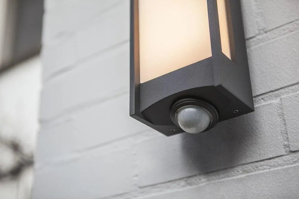 wandlamp voordeur met sensor bewegingssensor PIR sensor Qubo Lutec